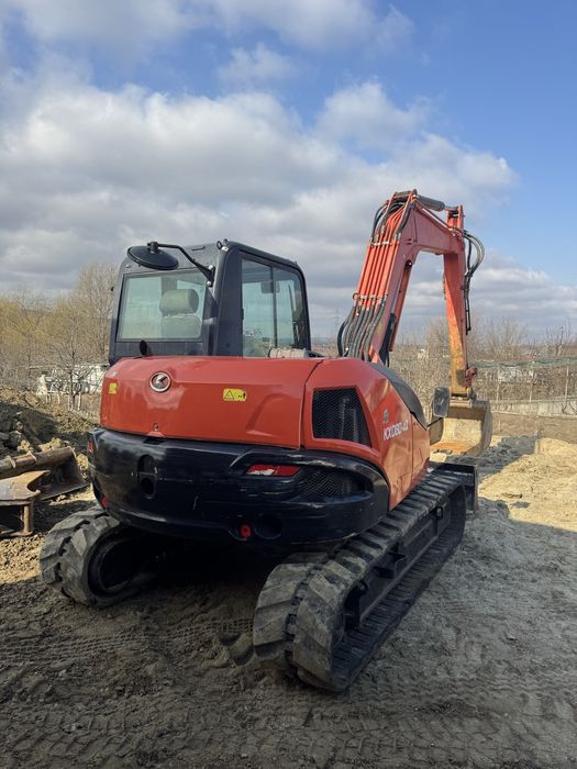 Semiremorca/Excavator Kubota 8 tone