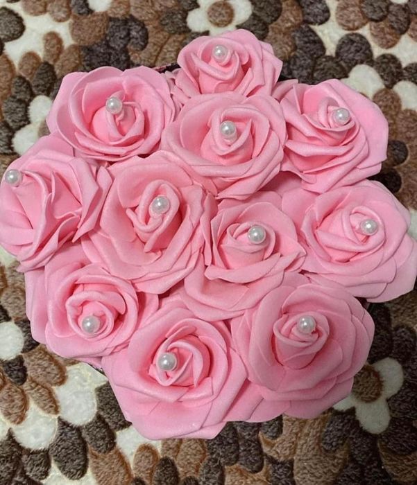 Кутия с вечни рози и перлички