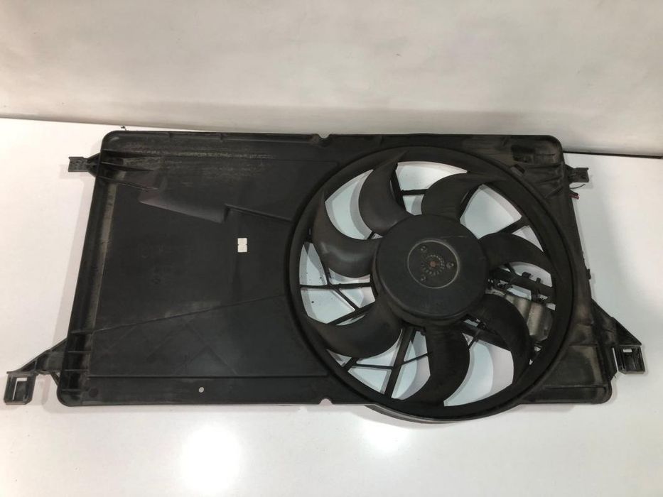 Electroventilator cu releu Ford Focus 2 facelift 3m5h-8c607-rj 1.6 tdc