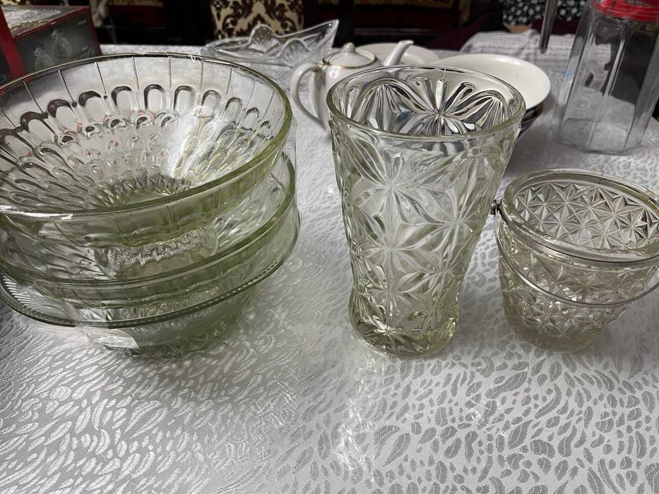 Продам разную посуду, вазочки