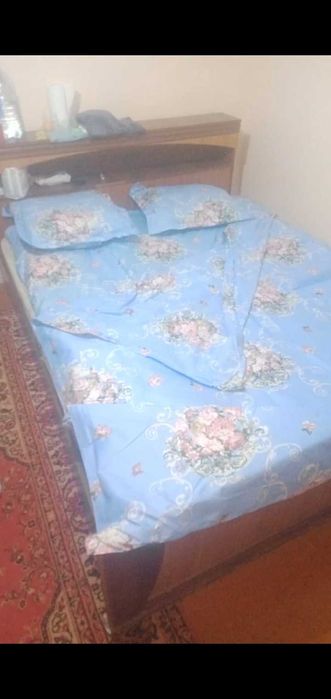 Камод , кровать ,