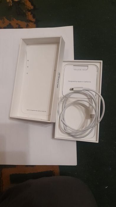 Iphone 13,       Rangi: moviy