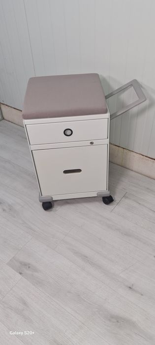 Немска офис метална kaравана ролков контейнер оборудване
AdHoc Caravan