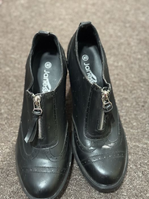 Продам ботильоны в хорошем состоянии