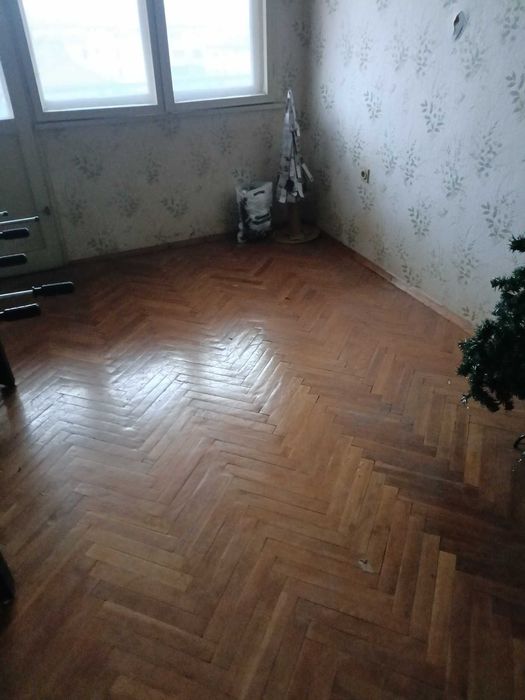 103-Продава се тристаен разширен апартамент в кв. "Възраждане"!