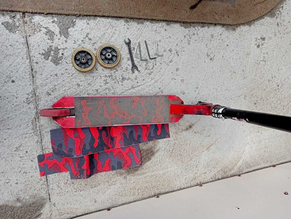 Продам трюковой самокат Chilli