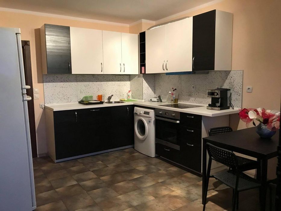 Дава се под наем Тристаен апартамент в София, Лагера - 85 кв.м за 799 € - Снимка #2