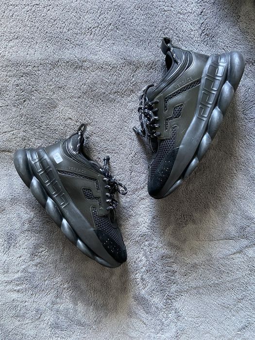 Versace chain reaction