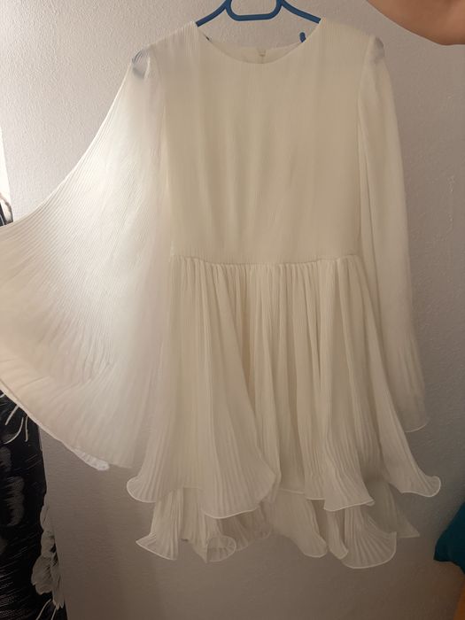 Rochie albă, vaporoasă și elegantă !