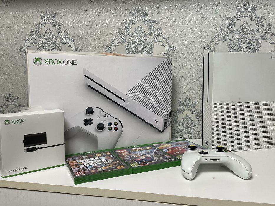 Продам приставку xbox one s