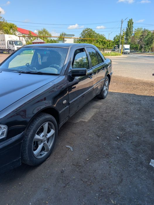 Vând sau schimb Mercedes c180 w202