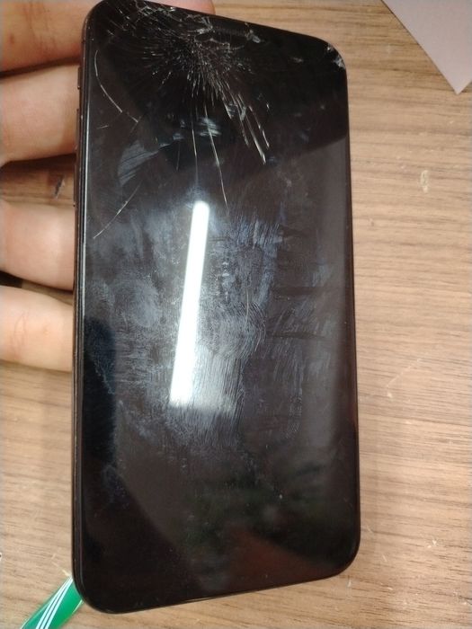 Продаю айфон IX в хорошем состоянии