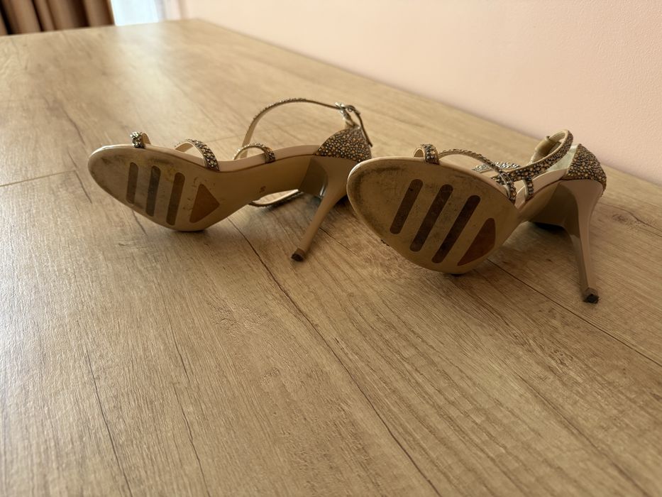 Елегантни дамски сандали Gianni