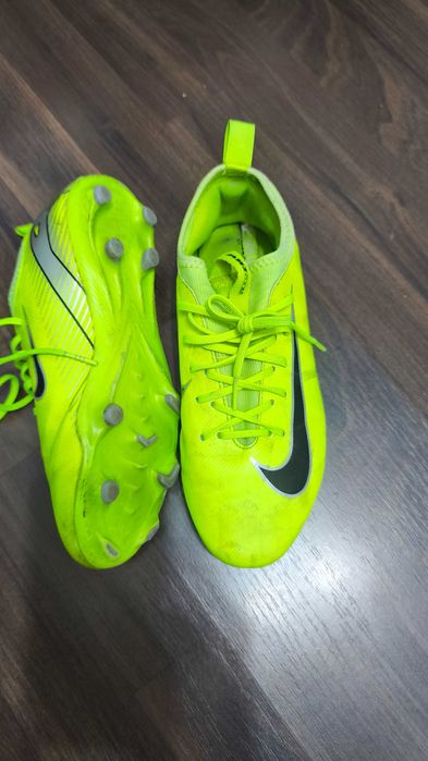 Nike Airzoom academy