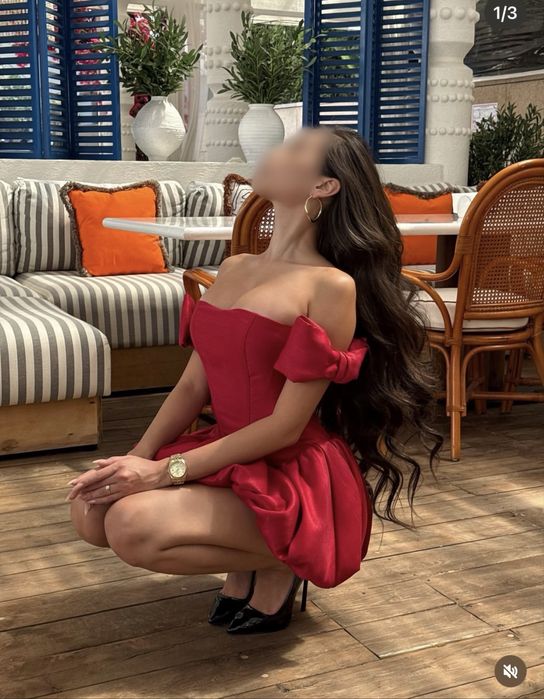 Вечернее бордовое платье