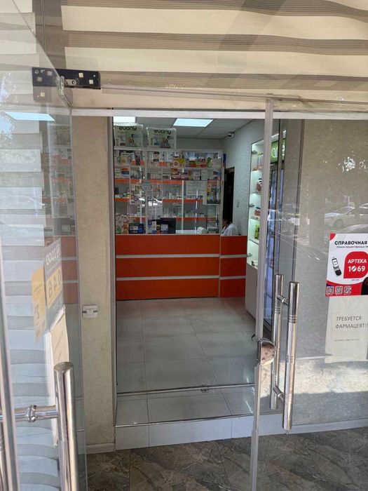 Сдается офис вдоль первой линии для (аптека, авиакасса, магазин)