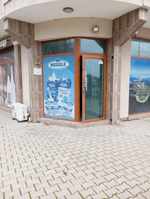 Дава се под наем Магазин в Поморие - 70 кв.м за 446.25 € - Снимка #1