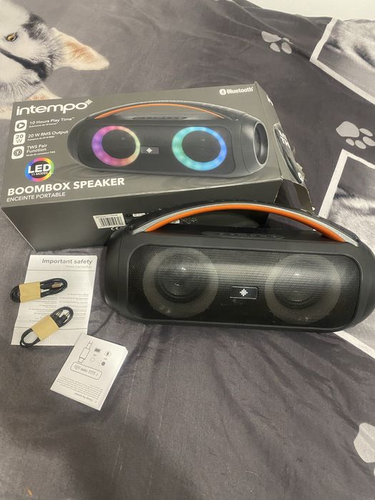 Boxa wifi bluetooth noua sigilata