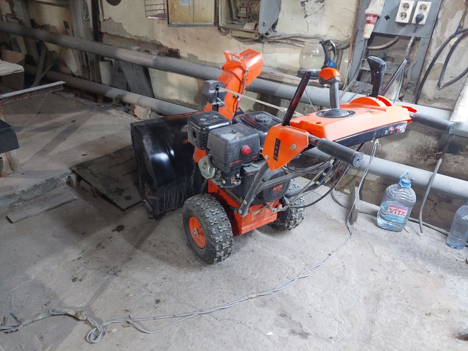 Снегоуборочная машина