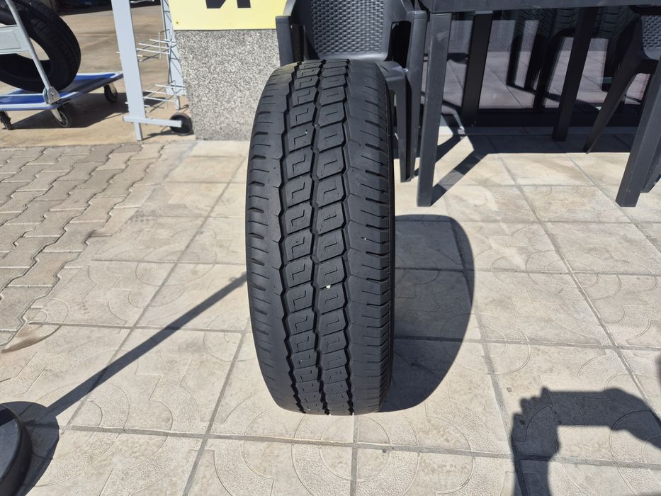 1бр.лятна бусова гума 215/65/16 C