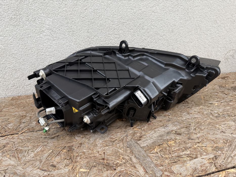 Far dreapta VW Touareg 7P Facelift 2016-2017-2018 Xenon + LED Original