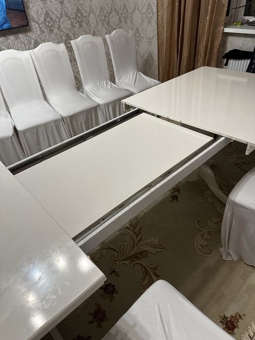 Стол со стульями