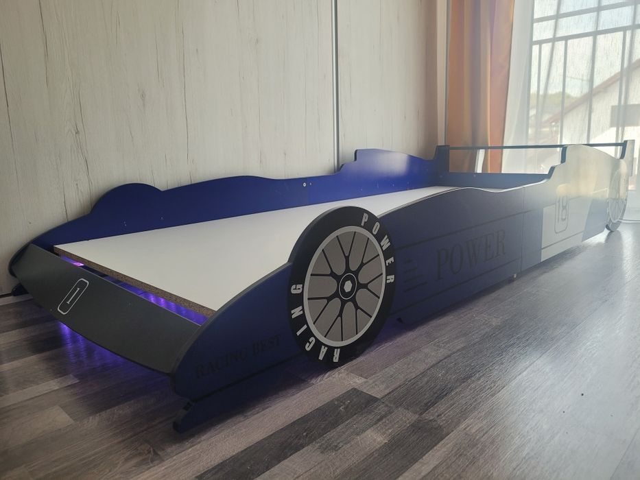 Vând pat copii , masina F1 , banda led , 90x200