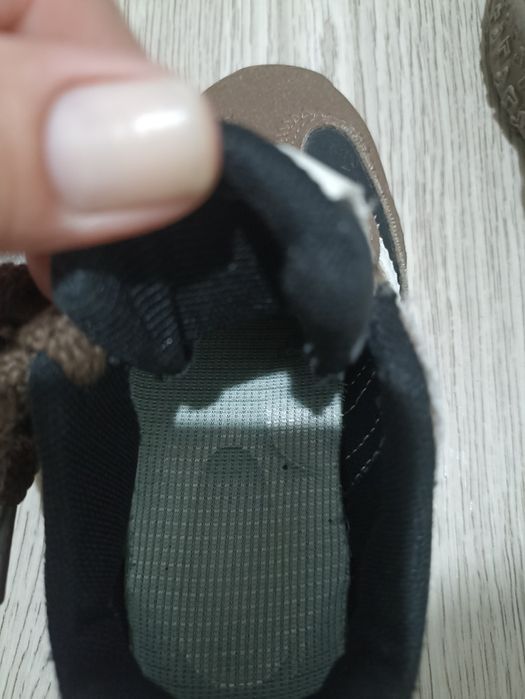 Кроссовки детские