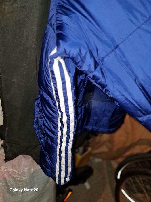 Vând Geacă  Adidas