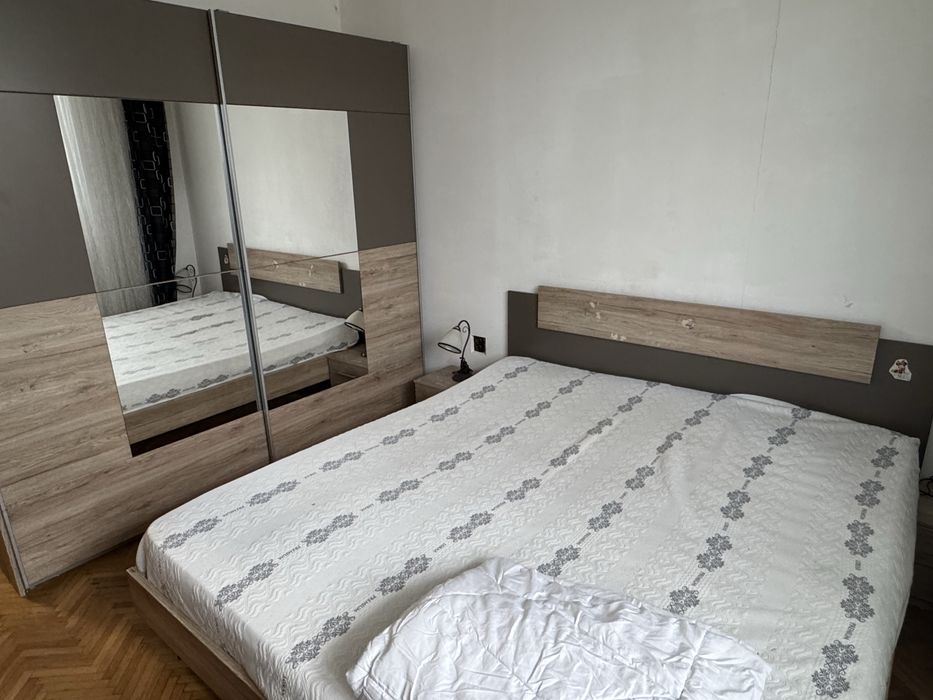 Inchiriez apartament