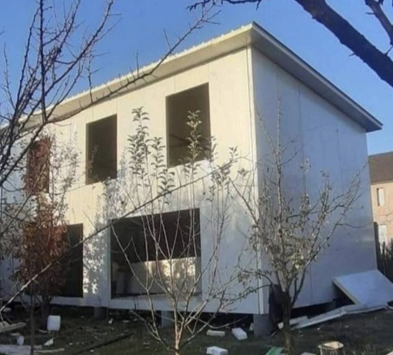 Vând casa pe structura metalica 10x7