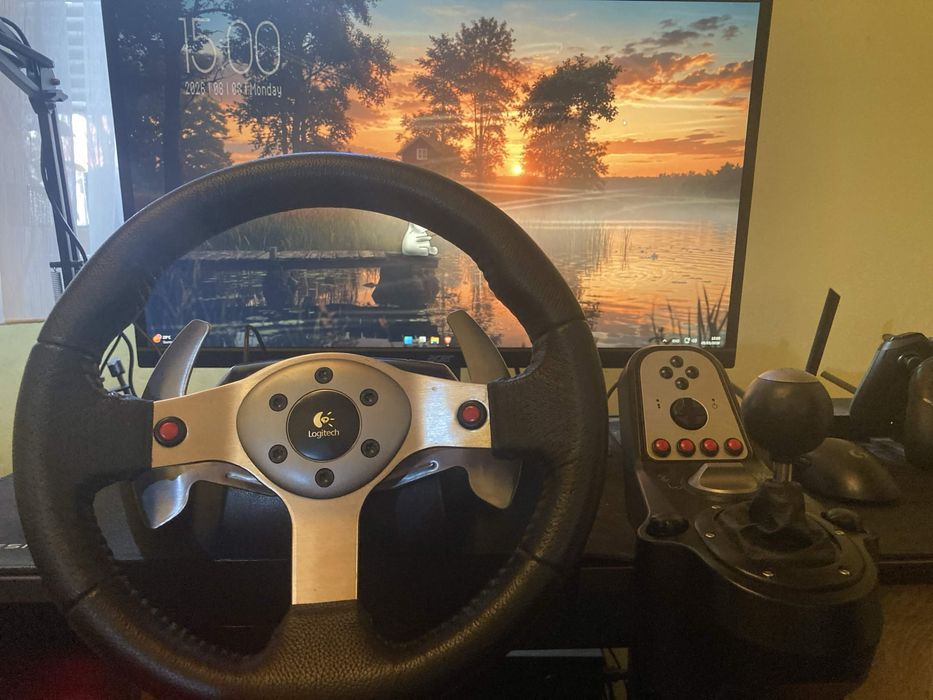 волан logitech g25 със скоростен лост