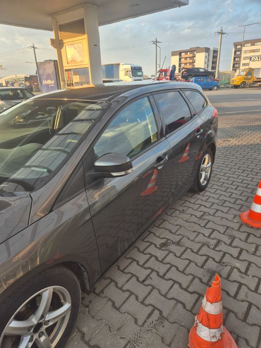 Ford focus 2015  1.5 diesel pret 4500 negociabil