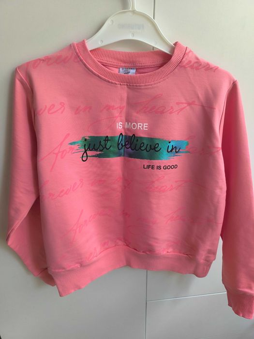 Продам костюм спортивный на девочку