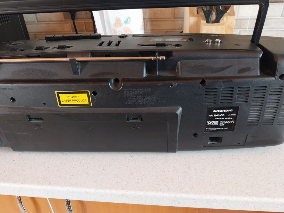 Vând radiocasetofon Grundig RR 1900cd