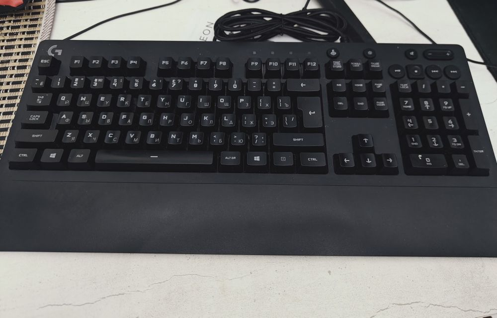 Клавиатура Logitech g213