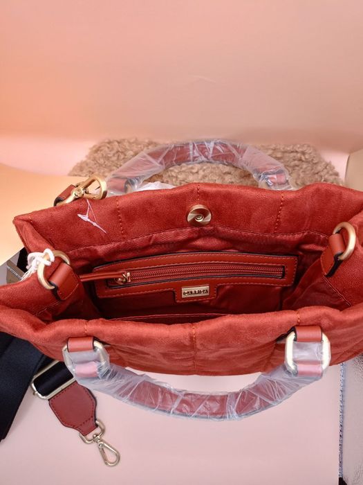 Комплект от две оригинални чанти на италианската марка Carpisa.