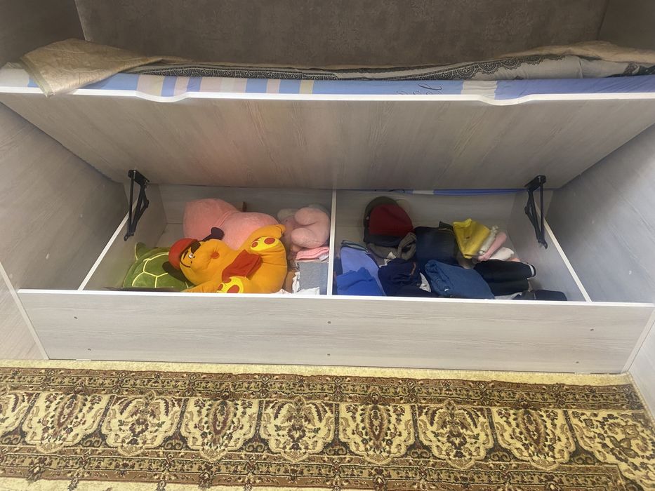 Продается двухэтажный детский кровать