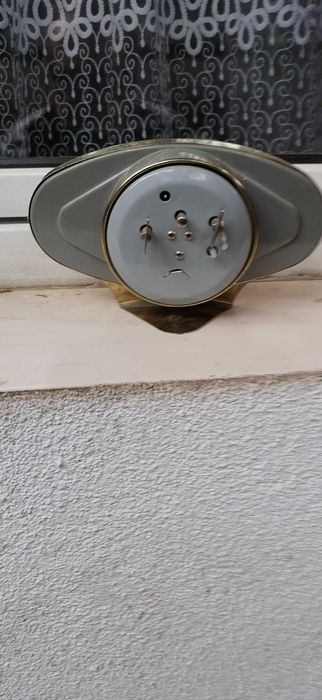 vand  ceas mecanic  chinezesc functional  anii 70 pret 100 lei