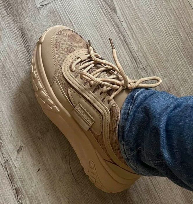 Уникални дамски маратонки!Нови!!!