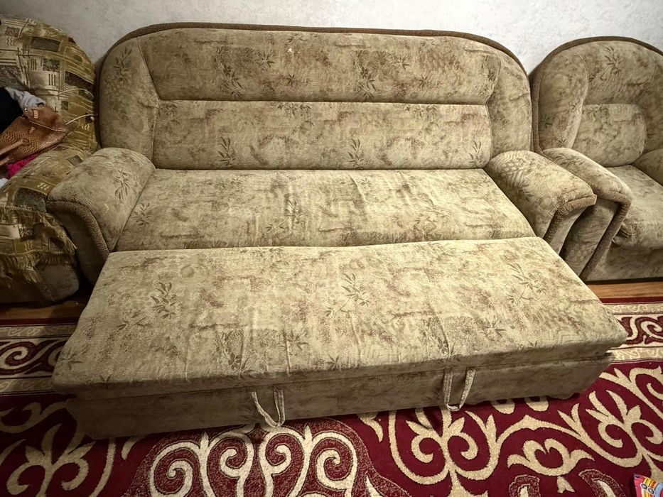 Продам диван и два кресла