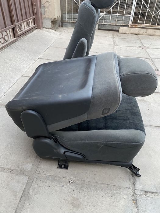 Сидения Mazda 626 передние