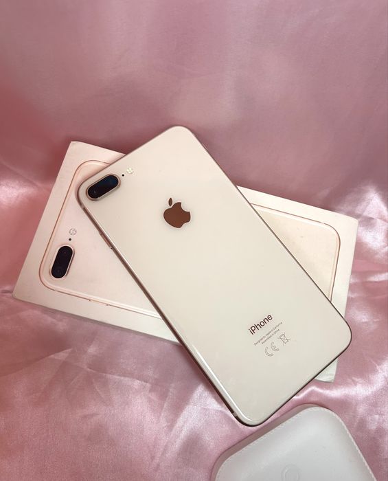 iPhone 8 Plus Gold 64GB в отлично състояние