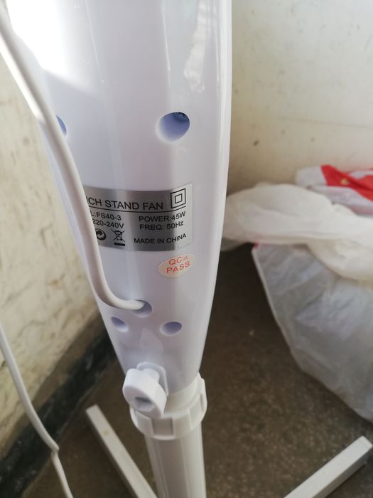 НОВ бял вентилатор с регулируеми степени