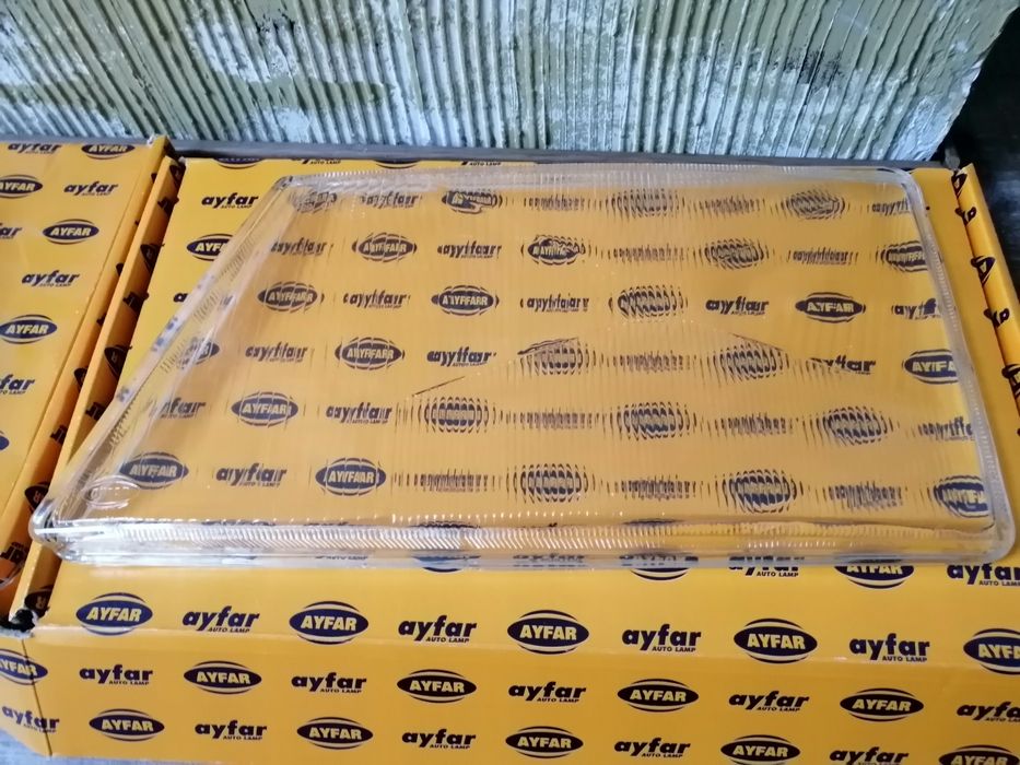 Стъкло фар Спринтер 95 - 00 стъкла фарове мерцедес