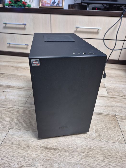 Carcasa NZXT H210i + sursa Segotep 500w modulara.