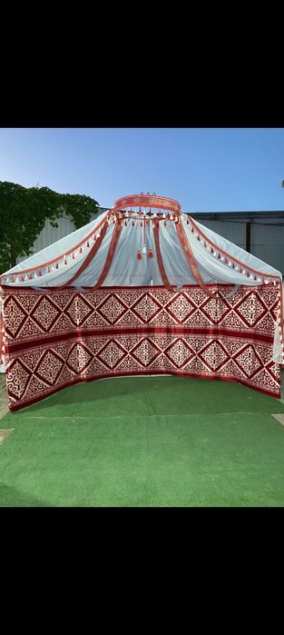 Полу юрта палатки.