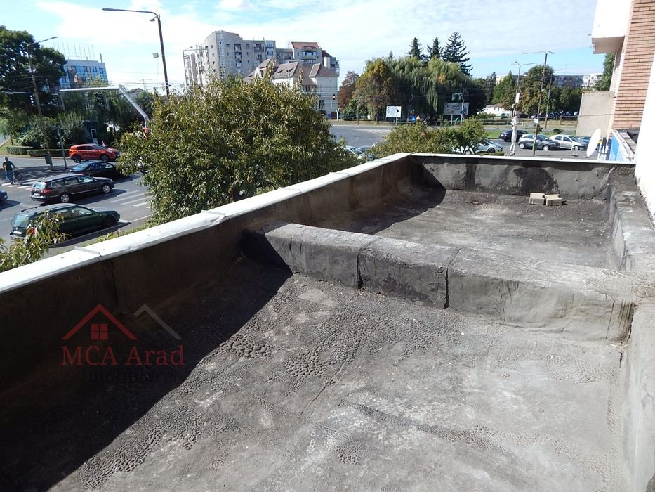 Apartament 2 camere lângă Spitalul Județean și facultate.