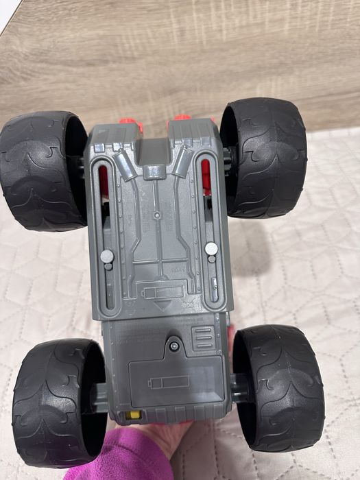 Голяма трансформираща се кола Пламъчко