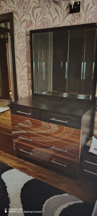 Срочно Продаётся шкаф и комод